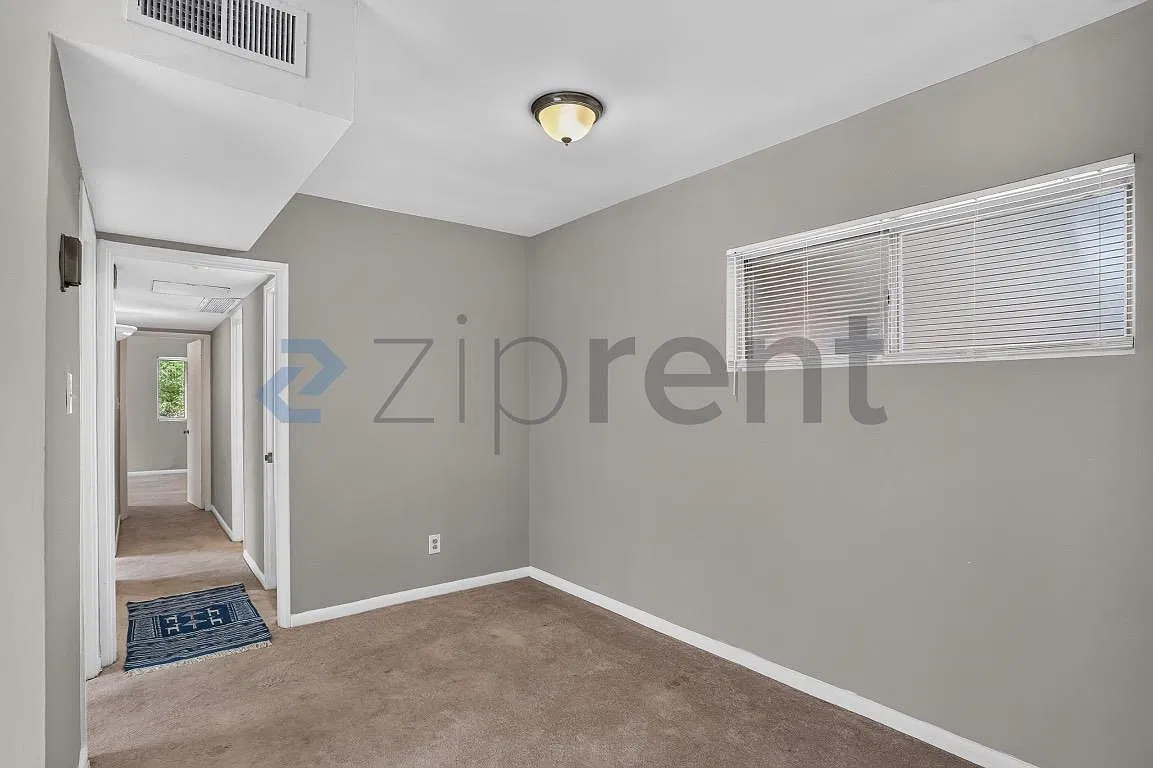 2 bed, 1.5 bath, 980 sqft, $1,800 — Photo 4