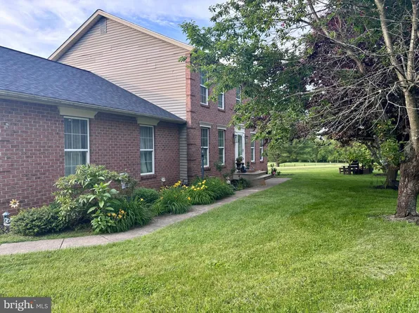 2092 Triple Green Ct, Hampstead, MD 21074