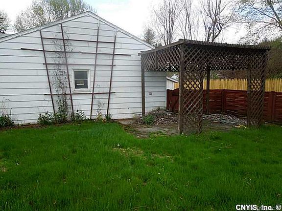 4th image of 784 N Lamont Dr