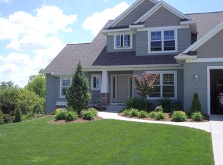 84 Riverchase Dr NE, Rockford, MI