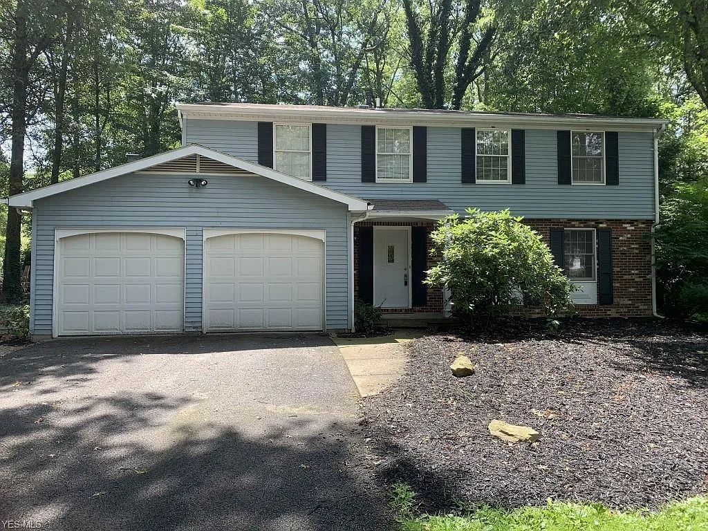 8872 Sherwood Dr NE photo 1