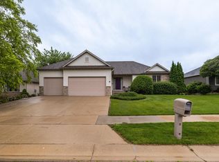 3056 Scanlan Ln NE, Rochester, MN 55906