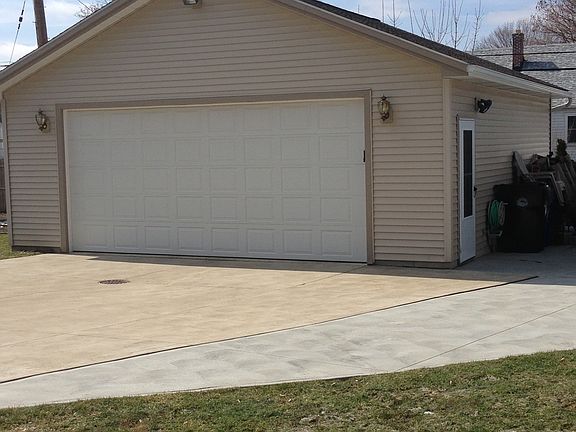 26x26 Heated Garage