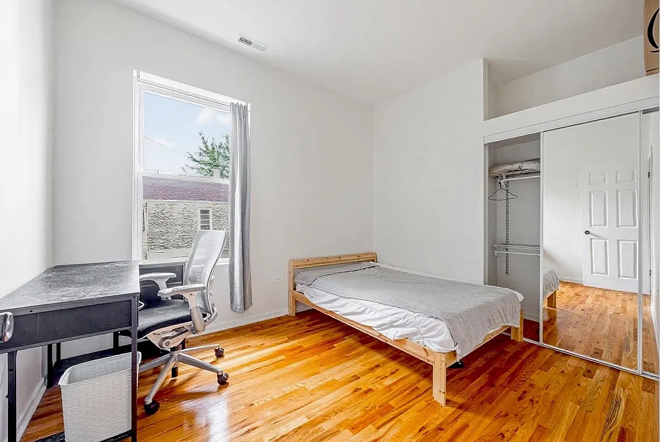 1 bed, 1800 sqft, $920 — Photo 2
