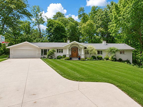 2nd image of 1912 Sunset Ct