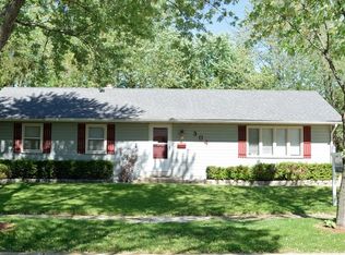 304 Kosan Cir, Streamwood, IL 60107
