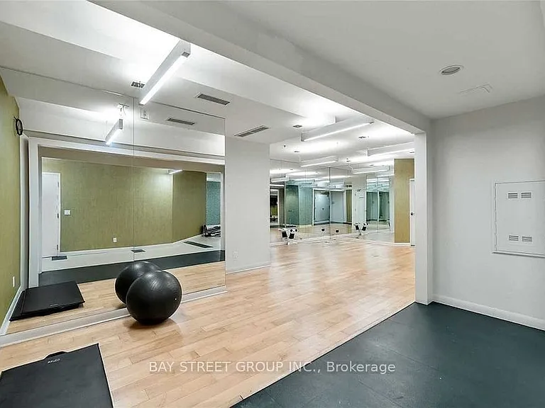 75 Norman Bethune Ave #302 — Photo 21