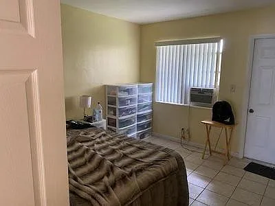 1 bed, 1.0 bath, 2200 sqft, $1,500 — Photo 2