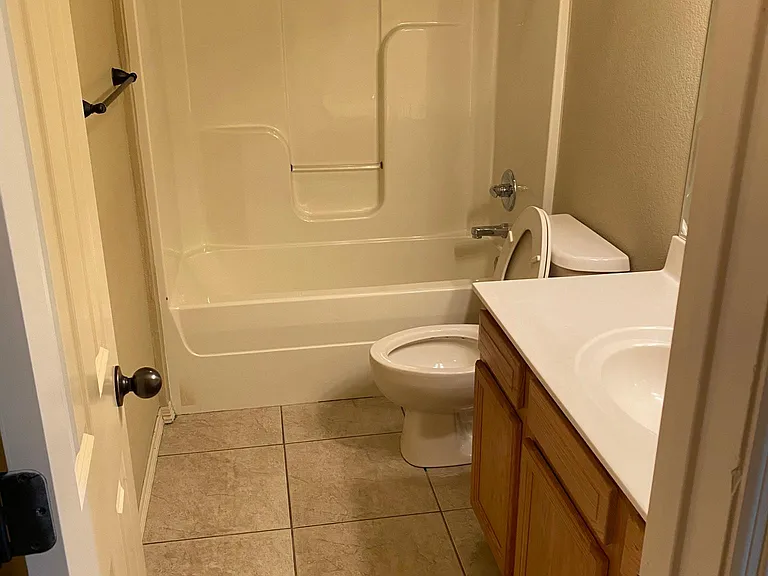 2809 N Seneca Ave #2809 — Photo 9