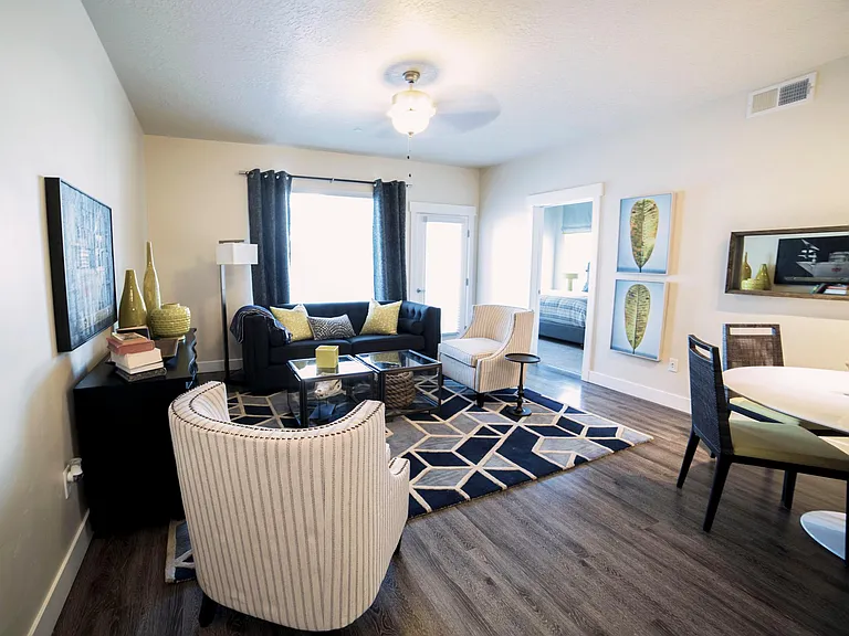 Draper Village Apartments — Photo 10