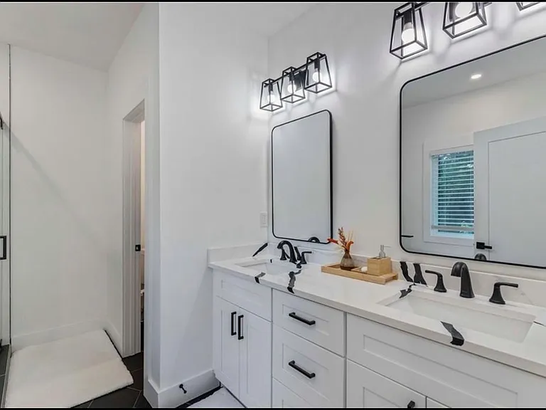 80 Burbank Dr NW — Photo 5