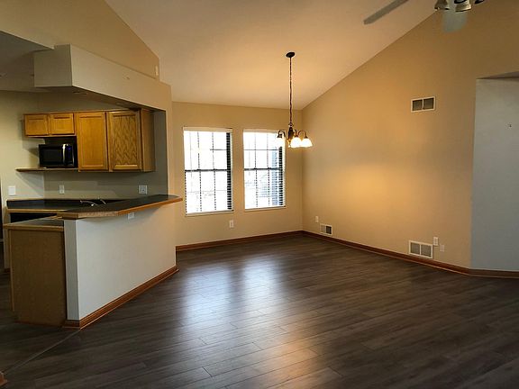 3rd image of 4072 Saint Andrews Ct Unit 1