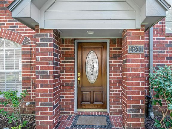 4th image of 1241 El Camino Village Dr