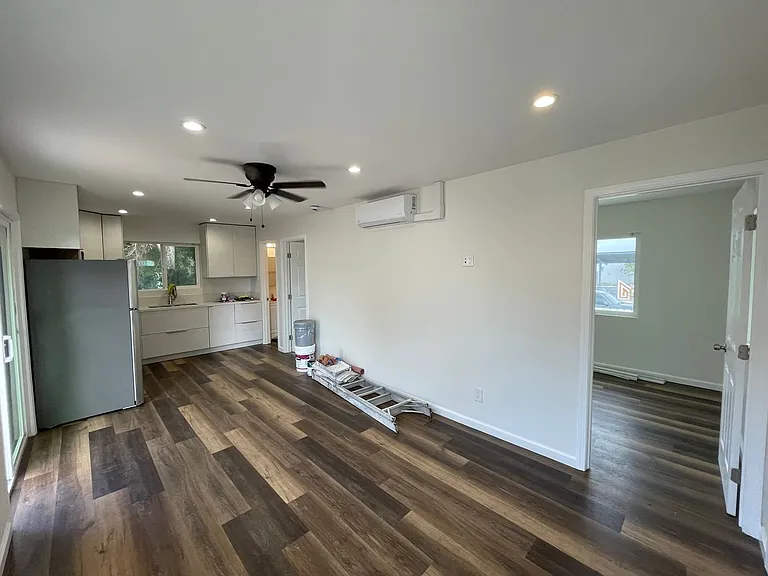 2866-70 Ocean View Blvd — Photo 9