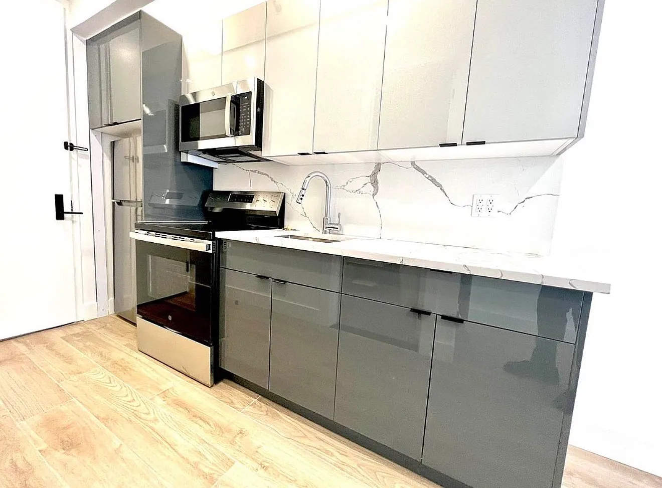 136 Delancey Street — Photo 3