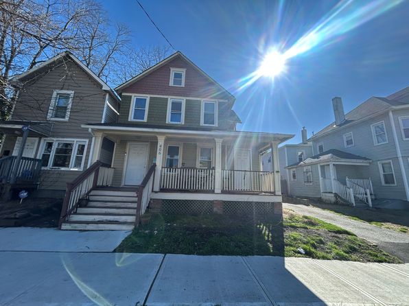 406 Comstock St