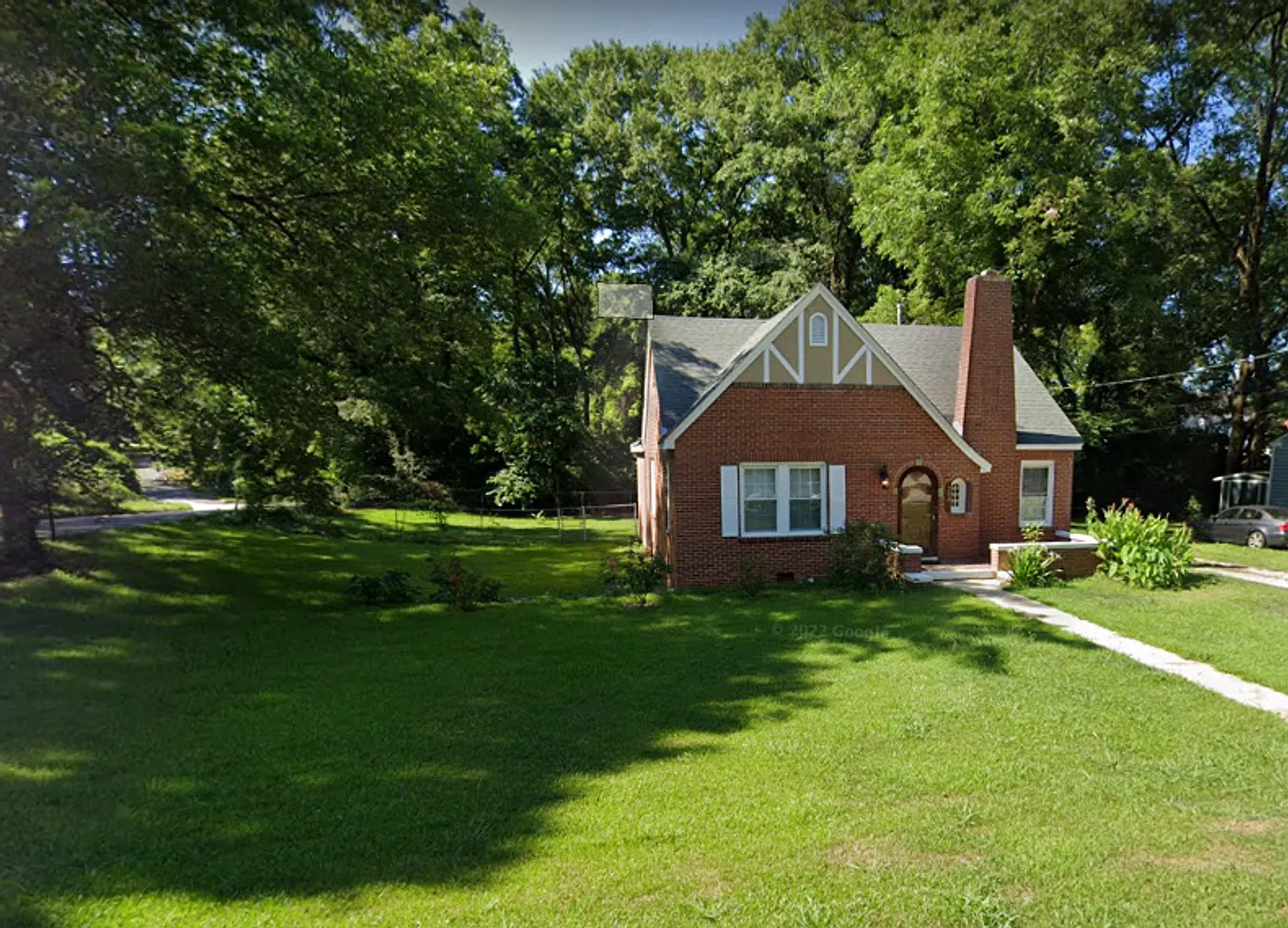 Charming 3 Bedroom, 2 Bathroom Home Near Downtown Opelika! — Photo 1