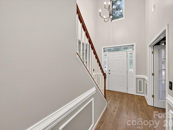 2nd image of 6200 Greengate Ln