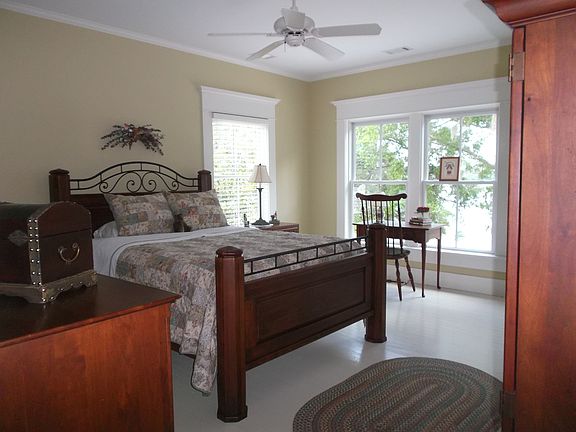 5th image of 33 Oak Ct