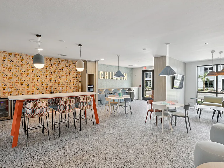 Wet Bar & Entertainment Lounge