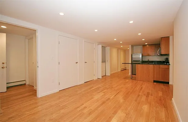 Rented by R New York | media 23