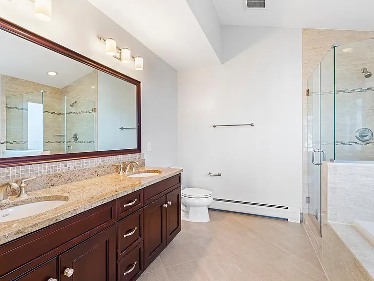 80B Liberty Pl #B — Photo 18
