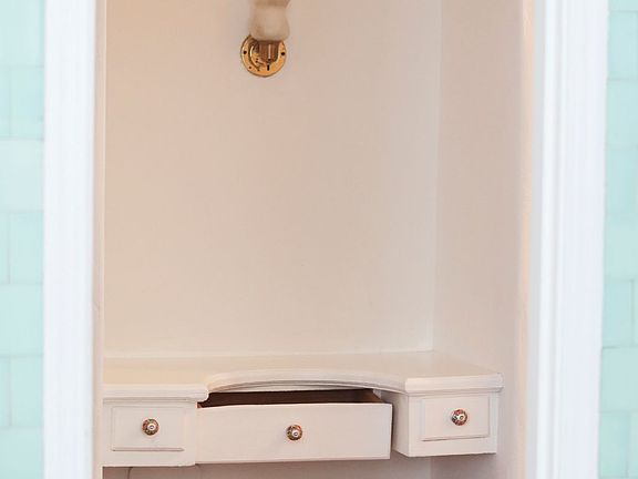 5th image of 150 S Detroit St #148