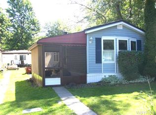 838 Barberry Pl, Niagara Falls, NY 14304