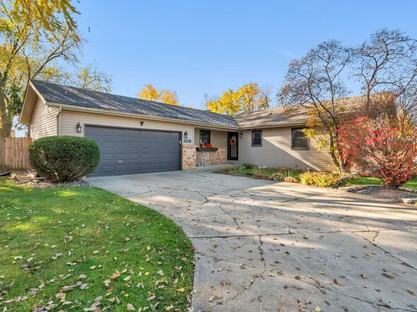1219 Runyan Dr, Lockport, IL 60441