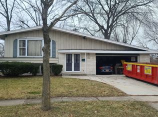 5448 Olympia Dr, Greendale, WI 53129
