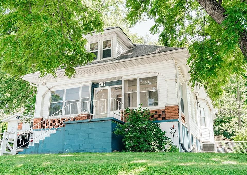 1st image of 307 E Kansas Ave
