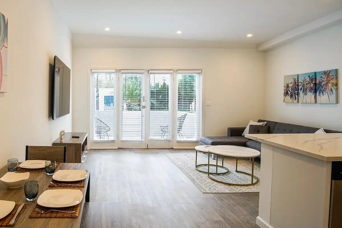 1 bed, 606 sqft, $2,999 — Photo 3