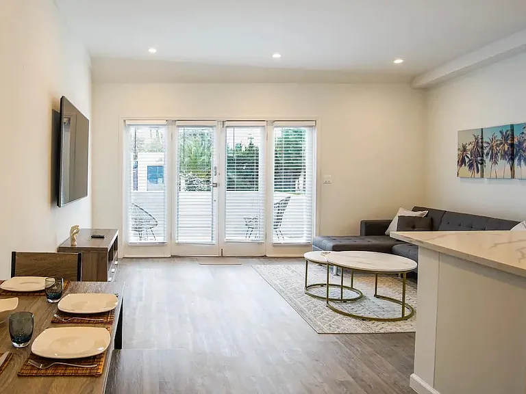 4321 W Country Club Dr — Photo 3