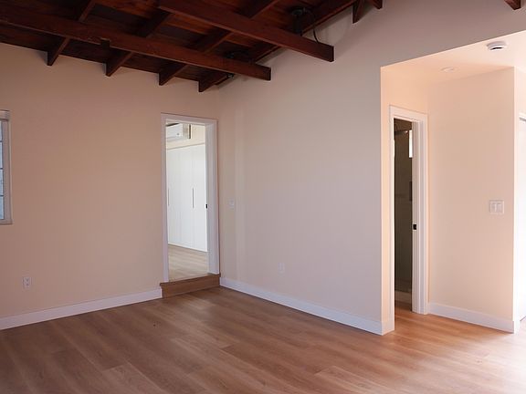 5th image of 3208 Cedar St #B