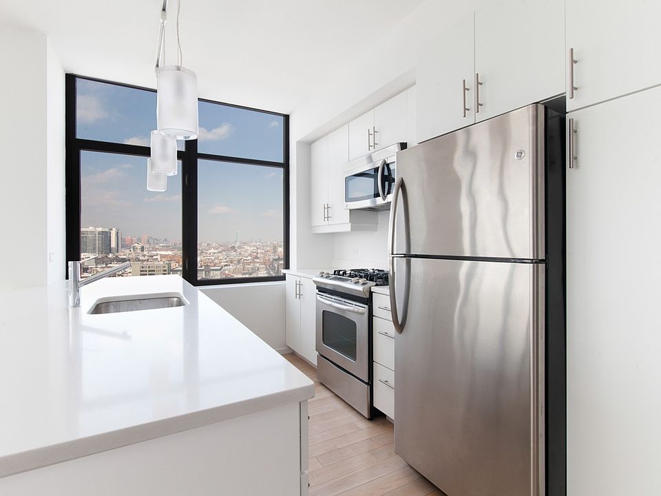 1st image of 424 Bedford Ave APT 18A