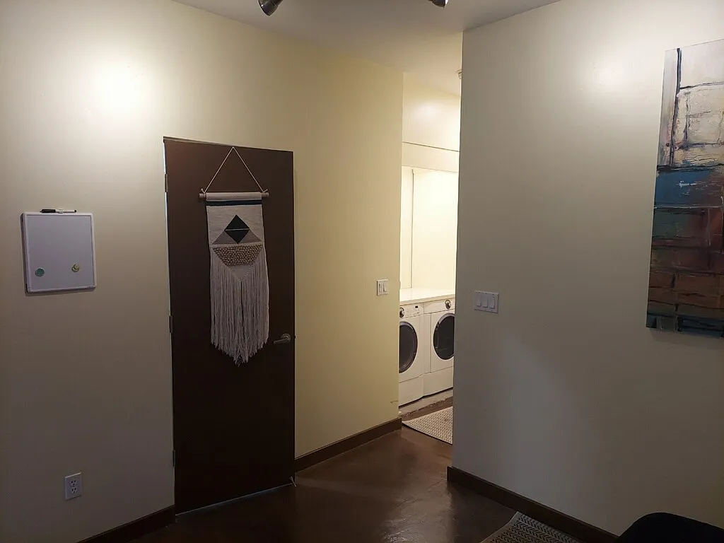 Studio, 500 sqft, $1,500 — Photo 3