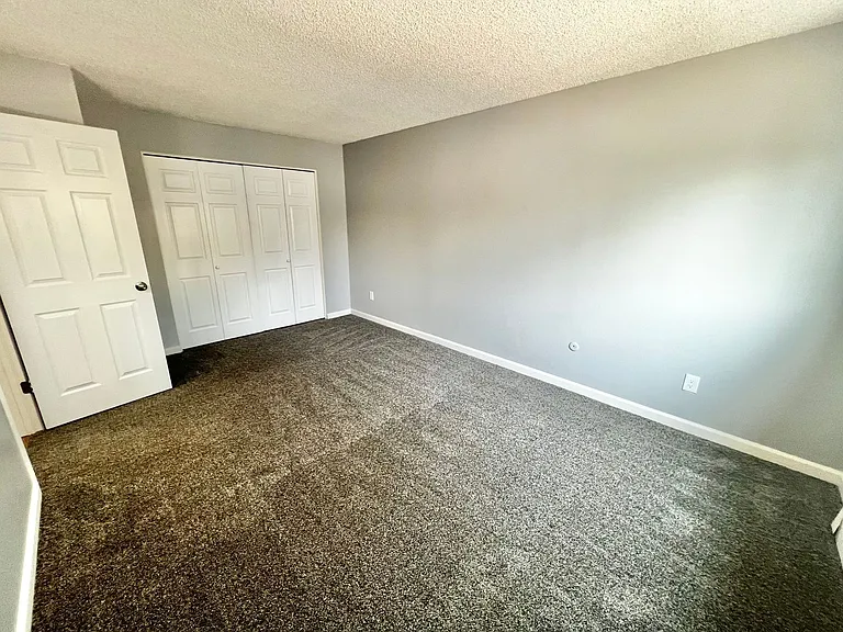 Myers Court — Photo 16