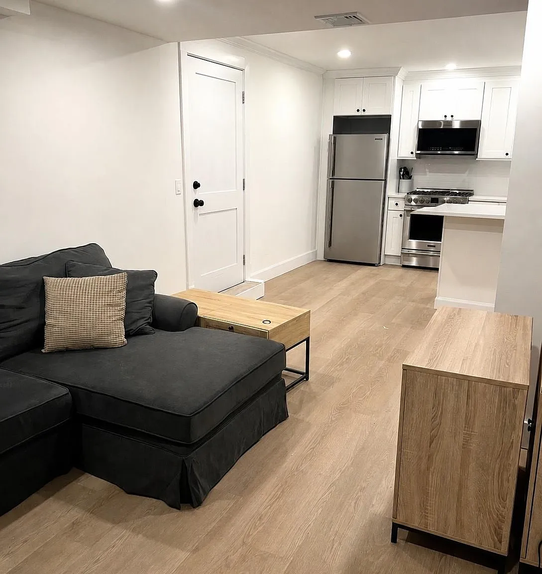 1 bed, 1.0 bath, 633 sqft, $2,700 — Photo 1