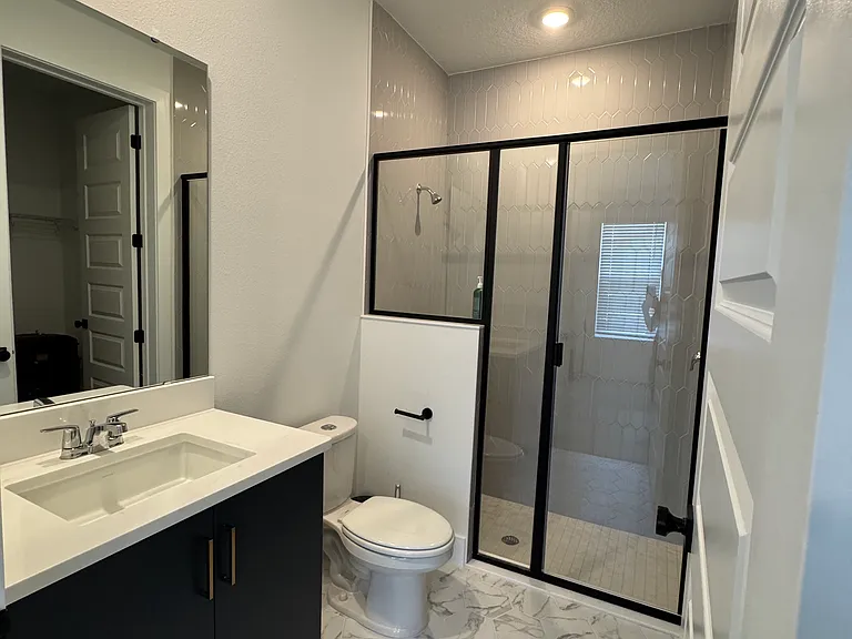 Bathroom #3 (1st Floor)