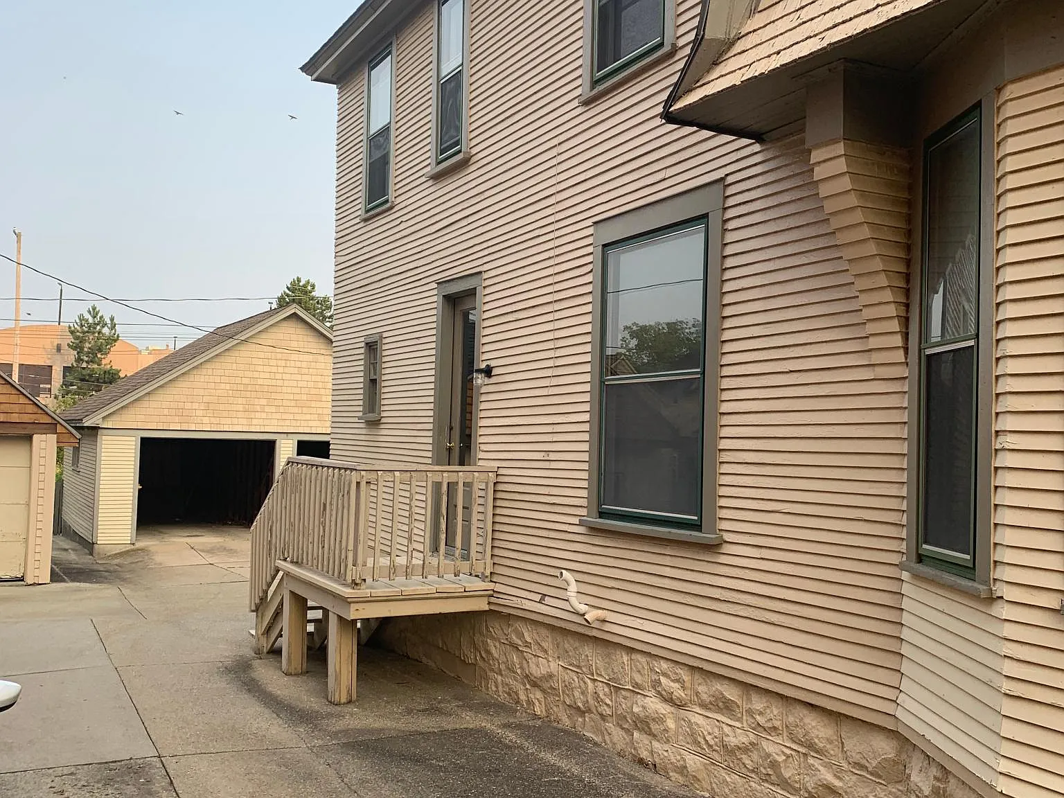 331 Madison Ave SE — Photo 2