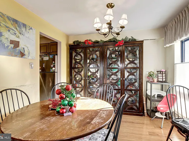 150 Monroe St #102 — Photo 8