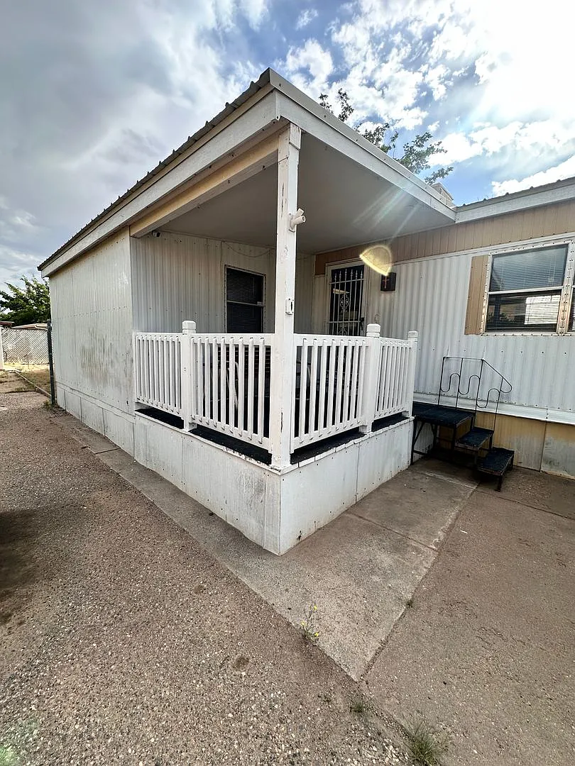 3 Bedroom 2 Bathroom 2 Car Garage — Photo 2