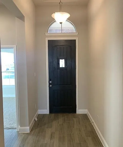 1104 Knightsgate Rd — Photo 3