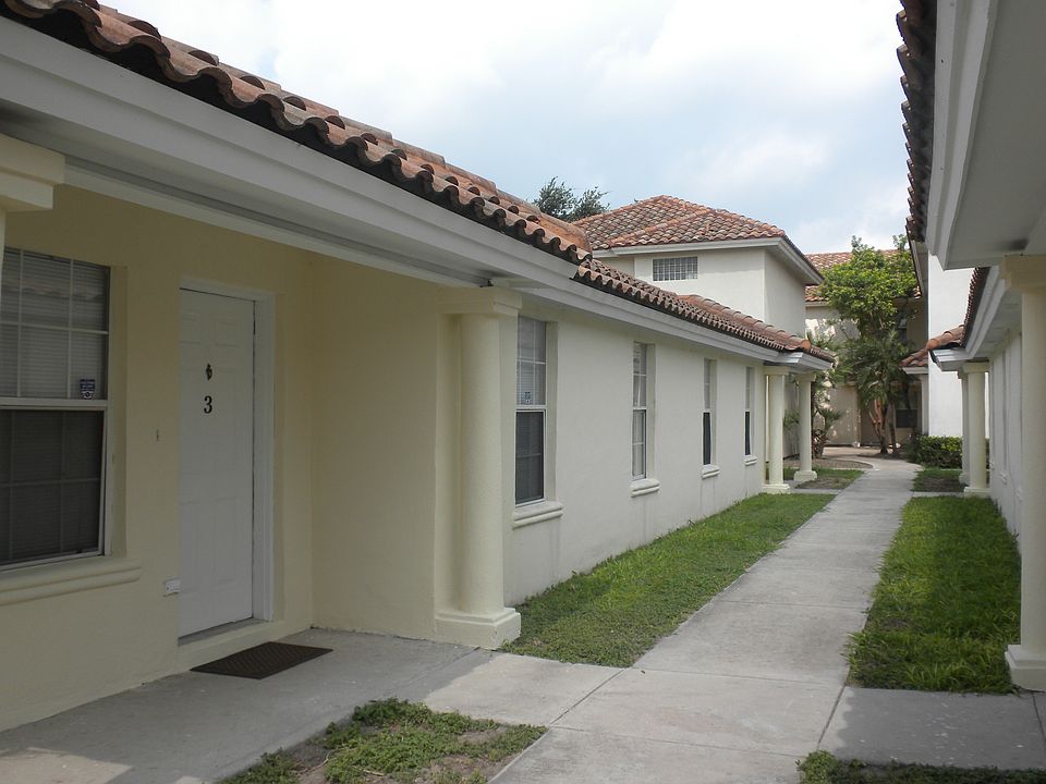 1st image of 1208 Sandpiper Ave APT 4