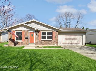 635 S 7th St, Dundee, IL 60118