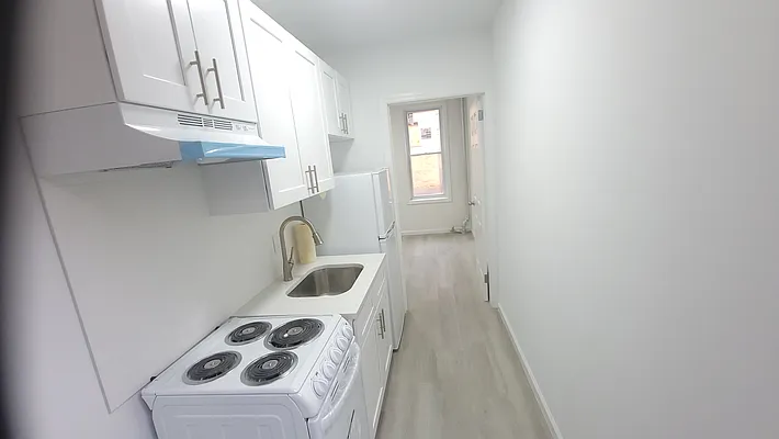 Rented by Downtown Mgt & Realty LLC | media 10