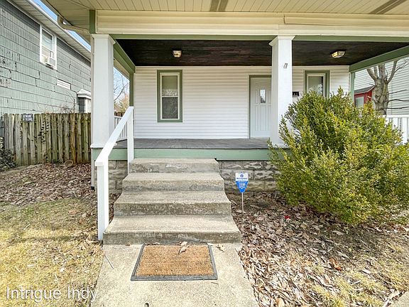 3rd image of 1305 N Parker Ave