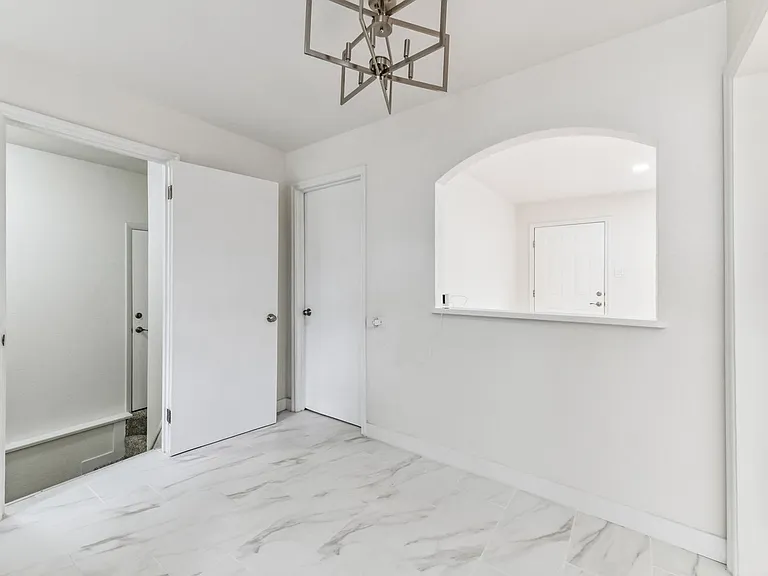 1325 Lansing St — Photo 8