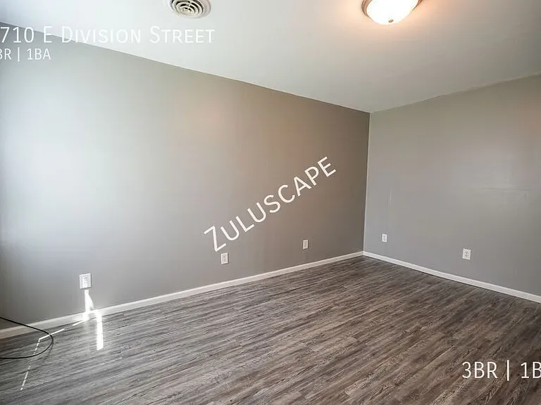 1710 E Division St — Photo 8