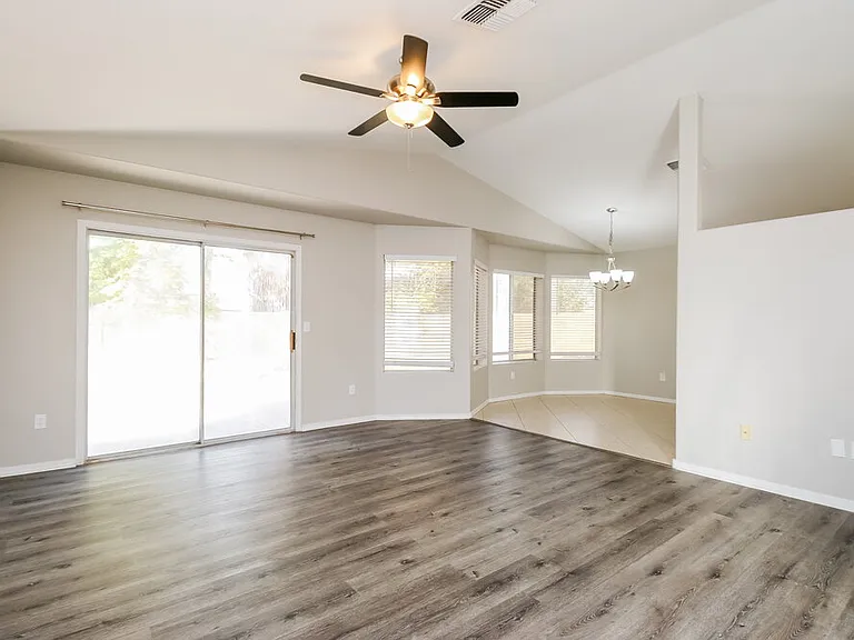 1042 N Blackbird Dr — Photo 6